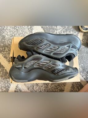 adidas gazelle silver green womens Yeezy 700 V3 'Clay Brown'  khatwaah